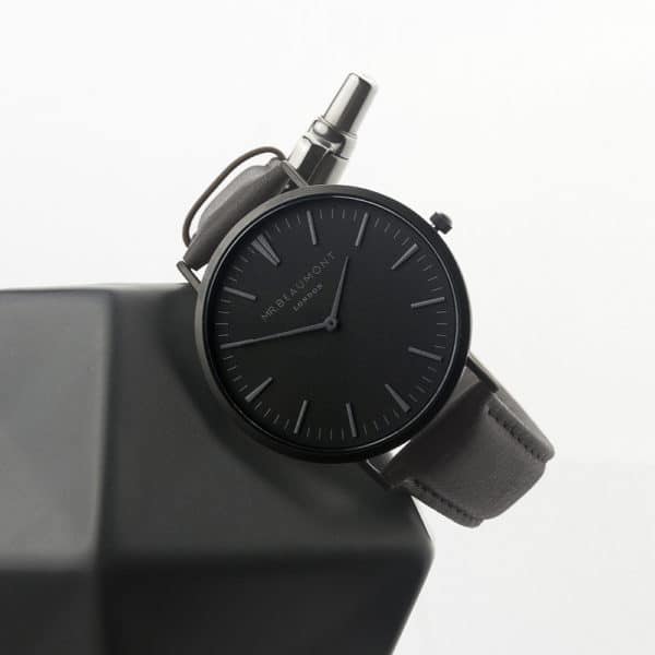 Modern-vintage Herenhorloge met zwarte wijzerplaat Essen